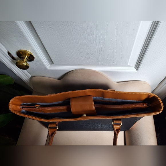 Handbag - Picture 13 of 14